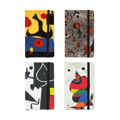 Libreta con goma y punto de libro