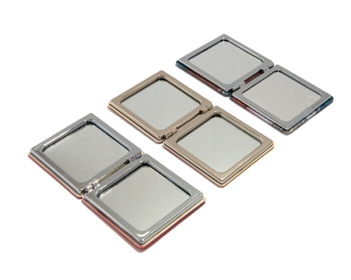 Metal and microfiber mirror - Image 4