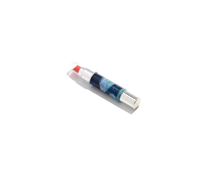 Metallic lipstick eraser - Image 2
