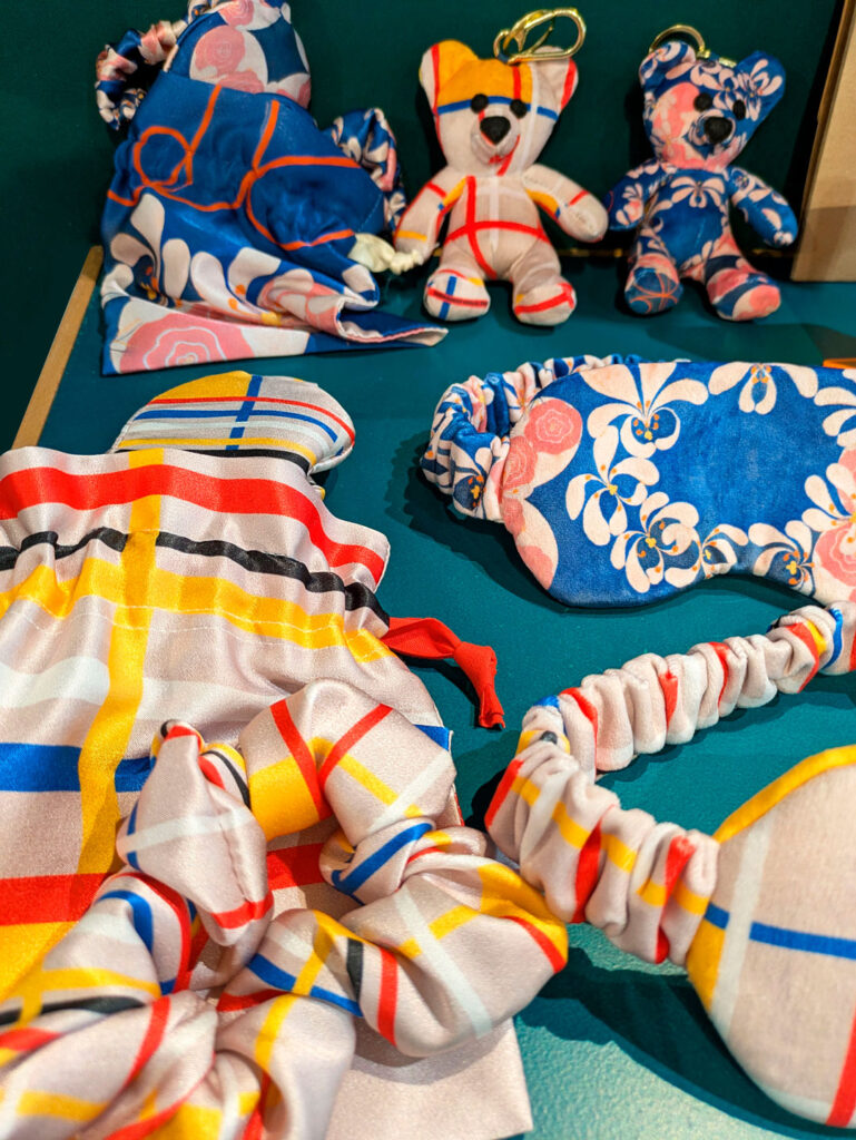 Travel set textile product